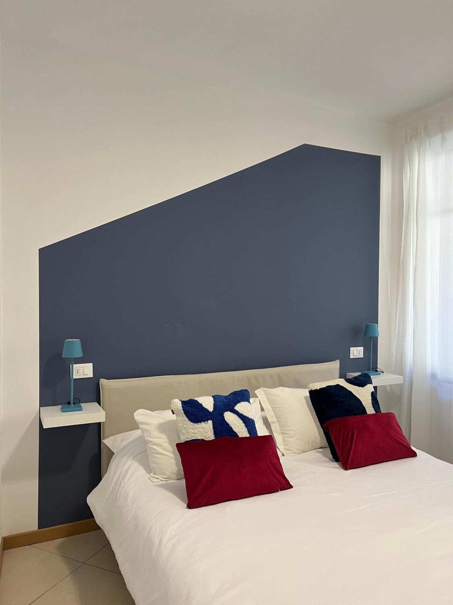 Residenze Blue Lake Оменья Екстер'єр фото